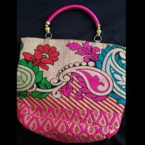 2/$10💖 3 Purses and a Phone Holder